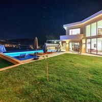 Villa Glass House — 3