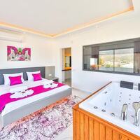 Villa Glass House — 23