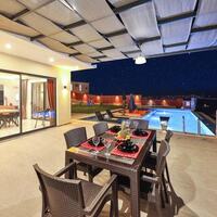Villa Glass House — 46