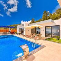 Villa Karnaval — 1