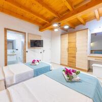 Villa Dacron — 40