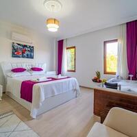 Villa Nuri — 50
