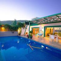 Villa Petra — 1
