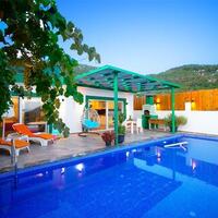 Villa Petra — 6