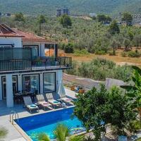 Villa Capital — 3