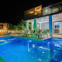 Villa Capital — 35