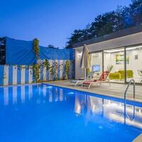 Villa Bozo 1 — 8