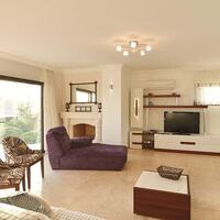 Villa Falcon Lodge — 24