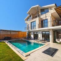 Villa Legendary 2 — 8