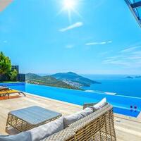 Villa Royal — 12