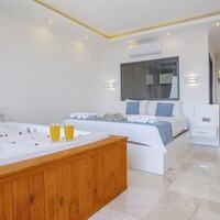 Villa Royal — 61