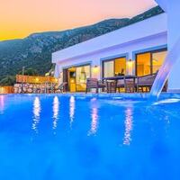 Villa Nevra — 1