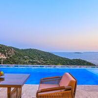 Villa Nevra — 16