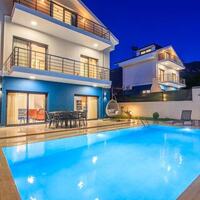 Villa Hometown Mendos — 2