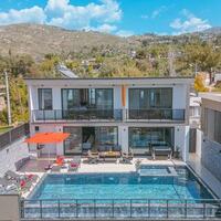 Villa Xanadu — 16