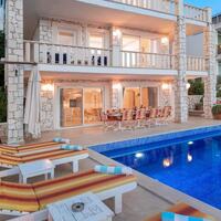 Villa Ketchy — 2