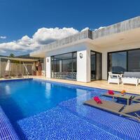 Villa Nur — 1