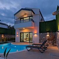 Villa Luna — 2
