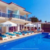 Villa Almira — 13