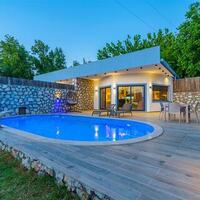 Villa Yek — 1