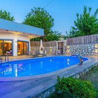 Villa Yek — 5