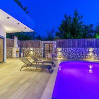 Villa Yek — 12