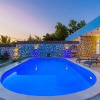 Villa Yek — 13