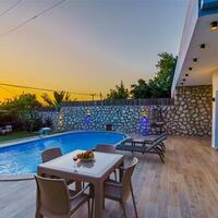 Villa Yek — 14