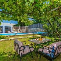 Villa Yek — 51