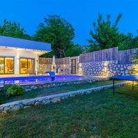 Villa Yek — 55