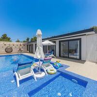 Villa Elsara — 12