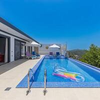 Villa Elsara — 13