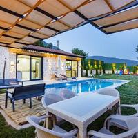 Villa Menesa — 1