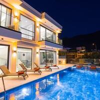 Villa Moonset — 10