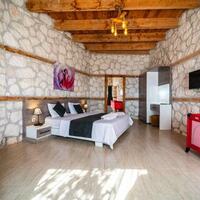 Villa Anahita — 33