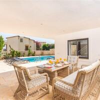 Villa City — 8