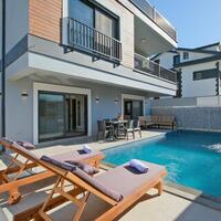 Villa White 1 — 3