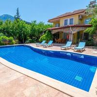 Villa Alora — 1