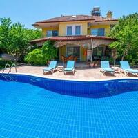 Villa Alora — 3