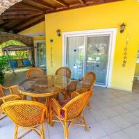 Villa Alora — 12