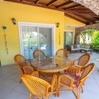 Villa Alora — 13