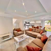 Villa Tan 1 — 3