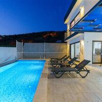 Villa Rojin — 17