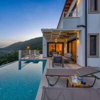 Villa Oriente — 3