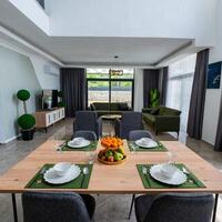Villa King — 8