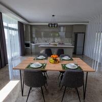 Villa King — 9