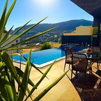 Villa Elmas — 2