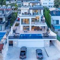 Villa Lovelet 2 — 1