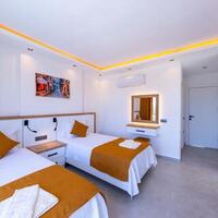 Villa Lovelet 2 — 82