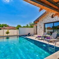 Villa Loya — 2